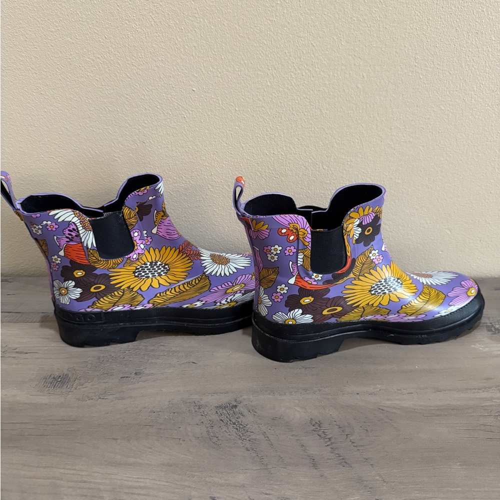GOGO Purple Floral Winter & Rain Boots size 7